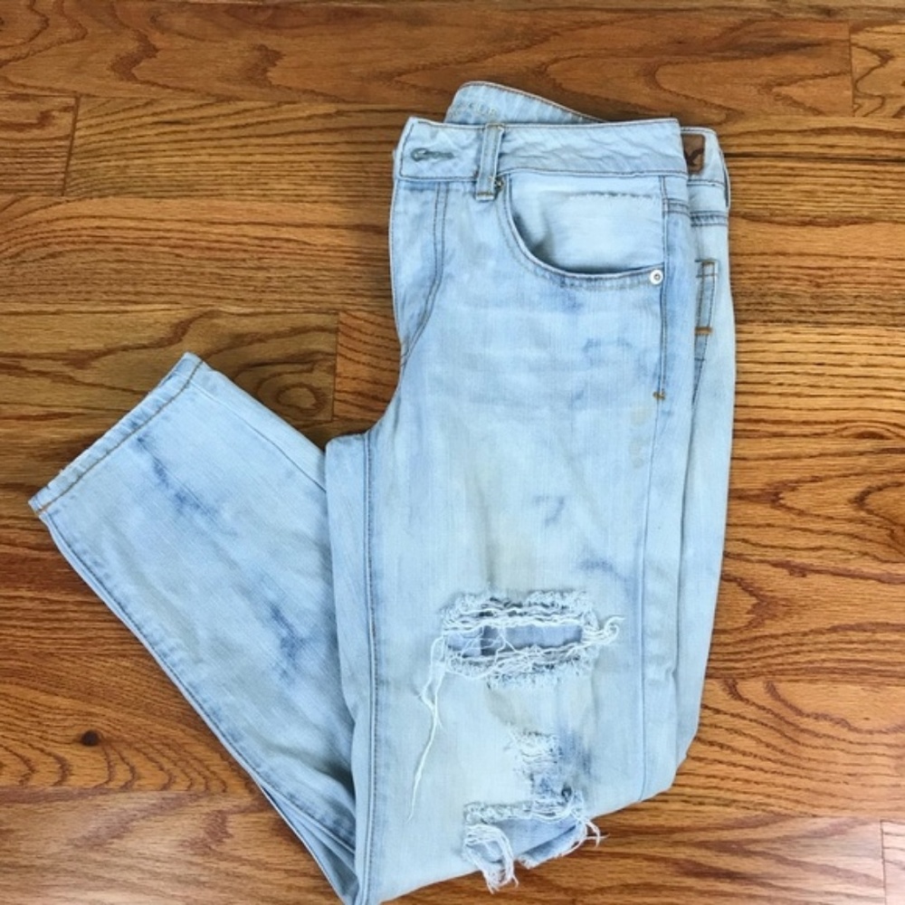 American Eagle. Boy cropped size 2 nwot distressed - Picture 6 of 7